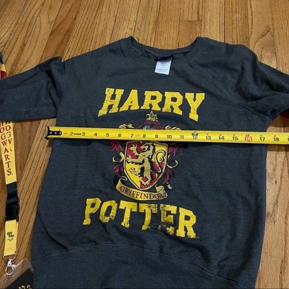 Harry Potter sweatshirt with bonus lanyard - Picture 3 of 7